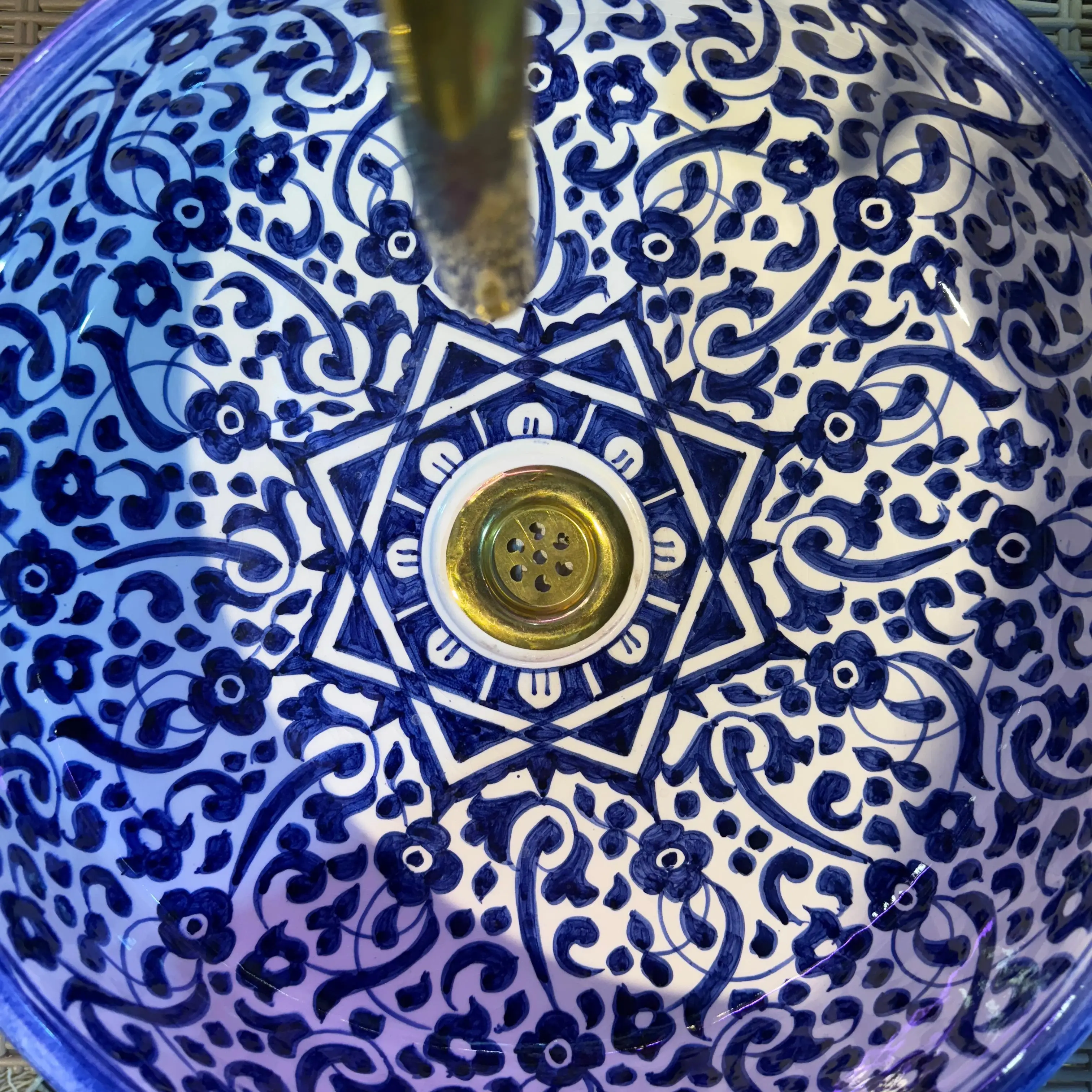 Moroccan ceramic washbasin – Artisanat et raffinement - 40 CM :15.75 in
