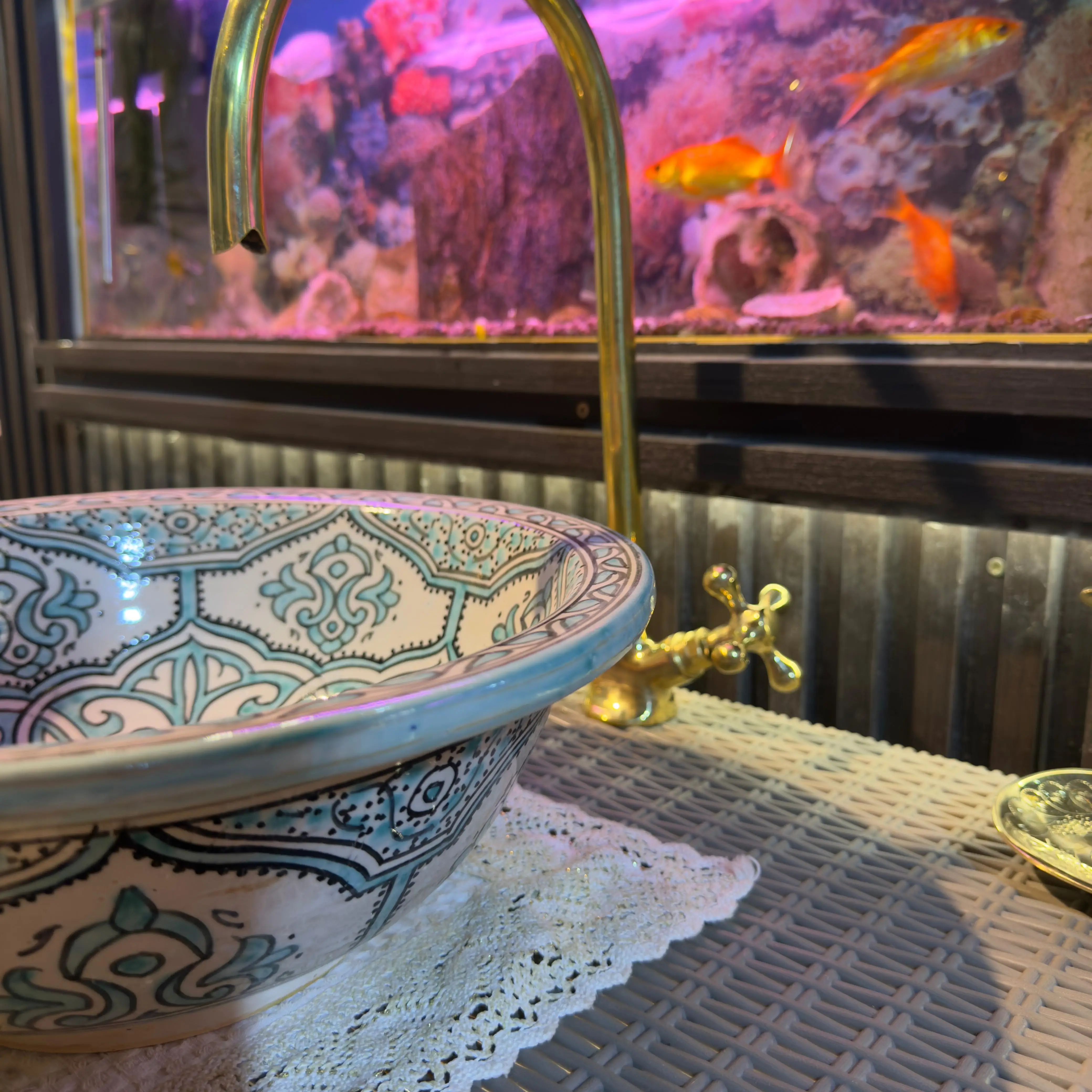 Floral Ceramic Drop-in Sink – Round Vessel with Brass Drain - 20 cm : 7,87 inches