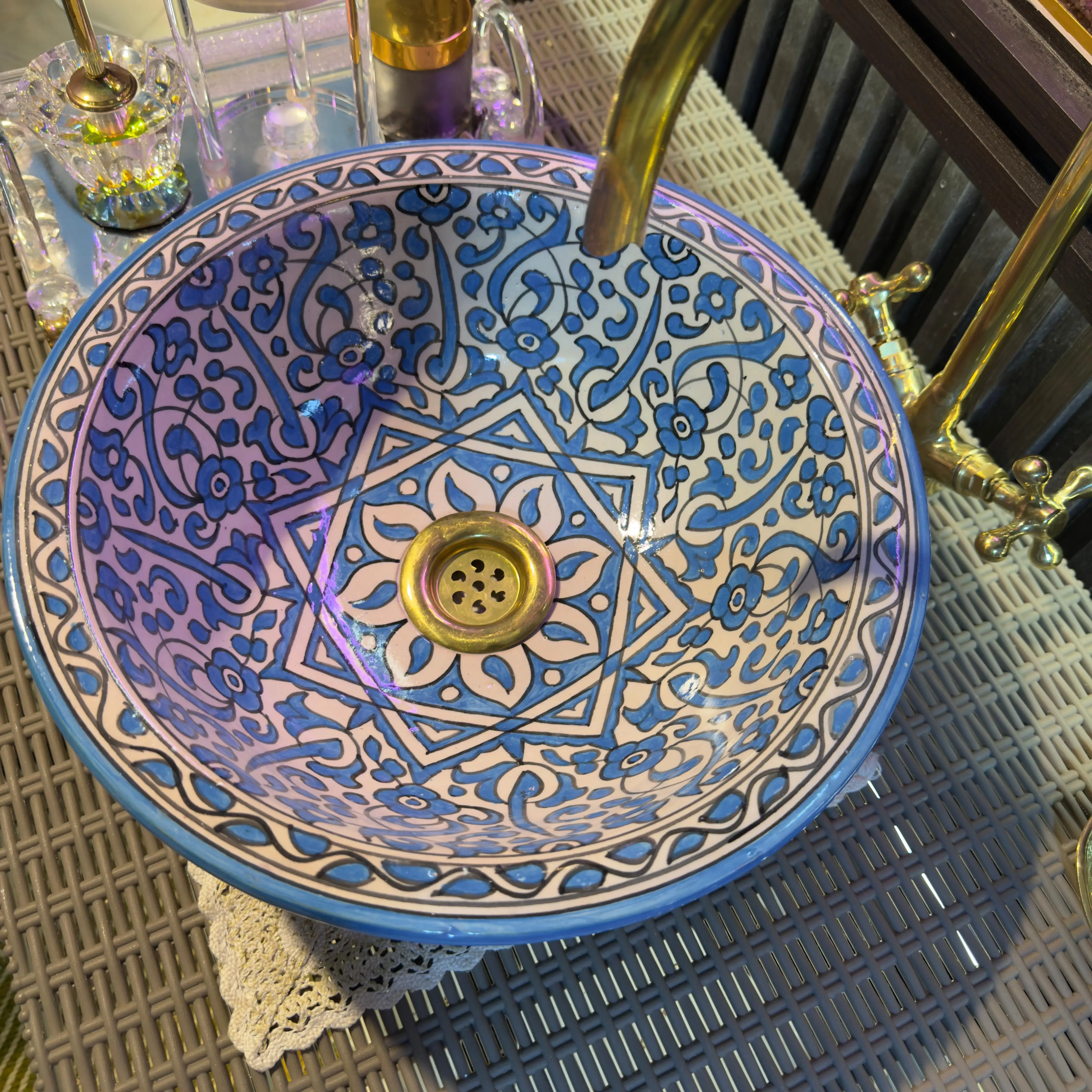 Luxury Kitchen Sinks: Handmade Ceramic & Farmhouse Styles - 20 cm : 7,87 inches