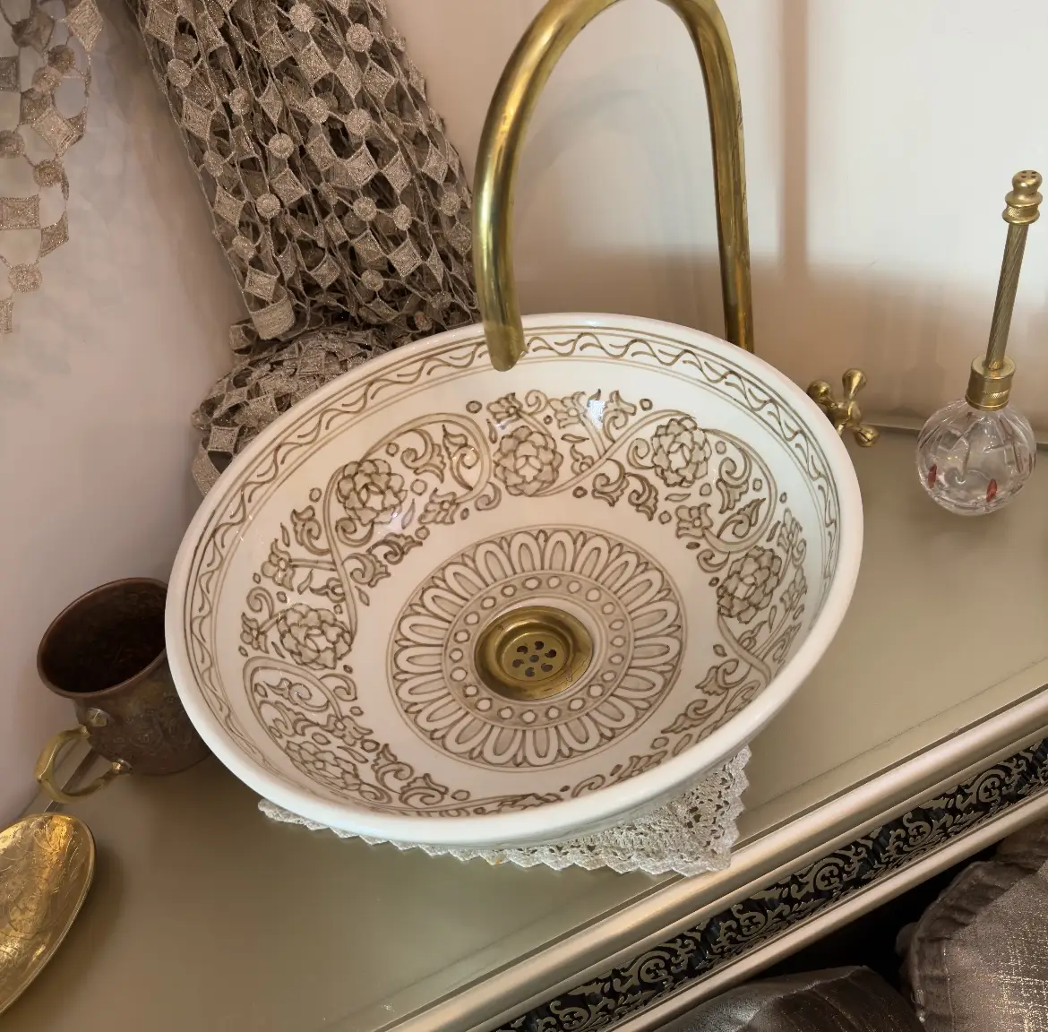 Artisan Ceramic Vessel Sink – Bohemian Vanity Basin, Natural Clay Handcrafted Bowl - 20 cm : 7,87 inches