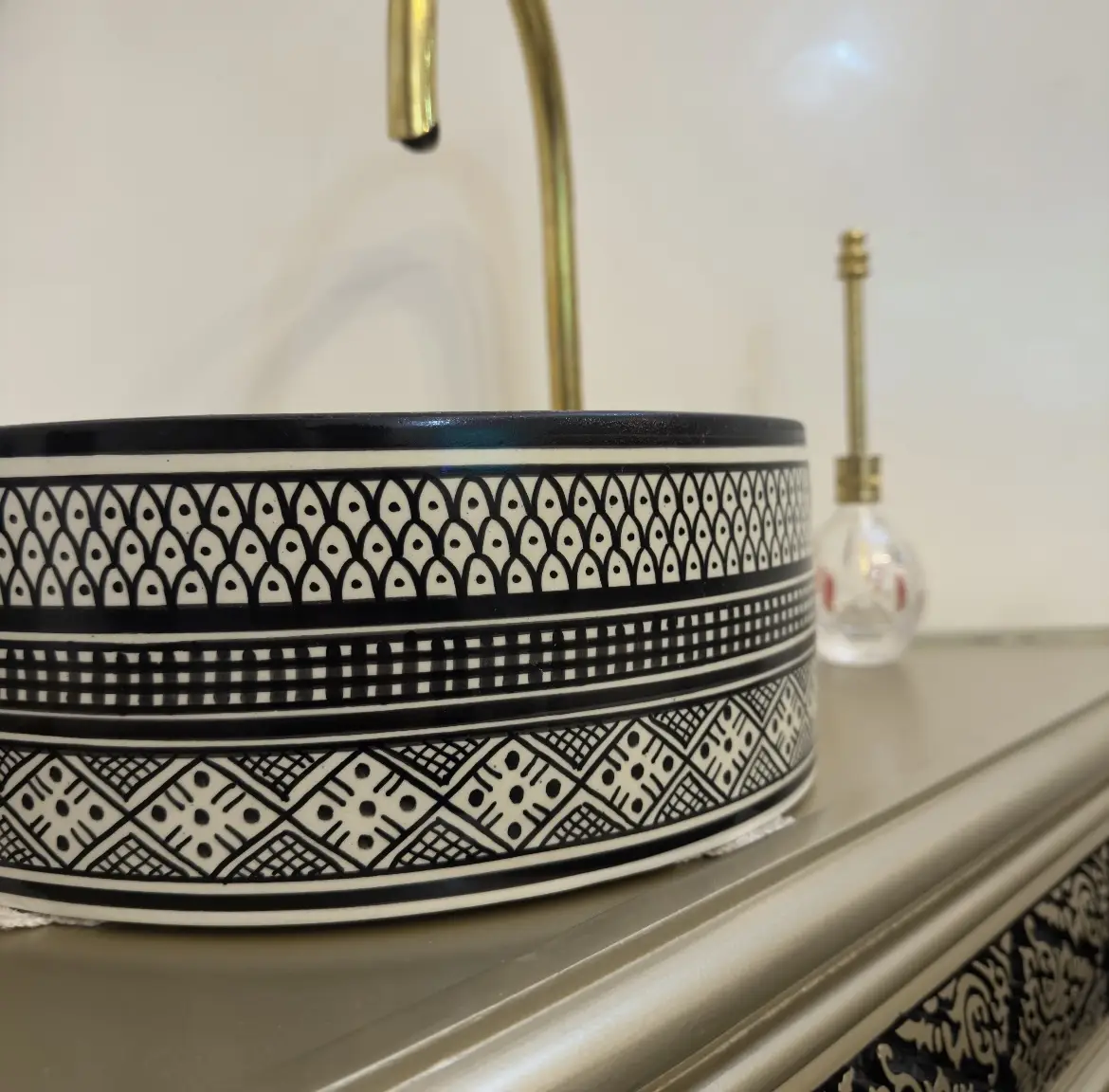 Handmade Moroccan Ceramic Vessel Sink – Antique Luxury Bathroom Bowl - 35 cm : 13.78 in