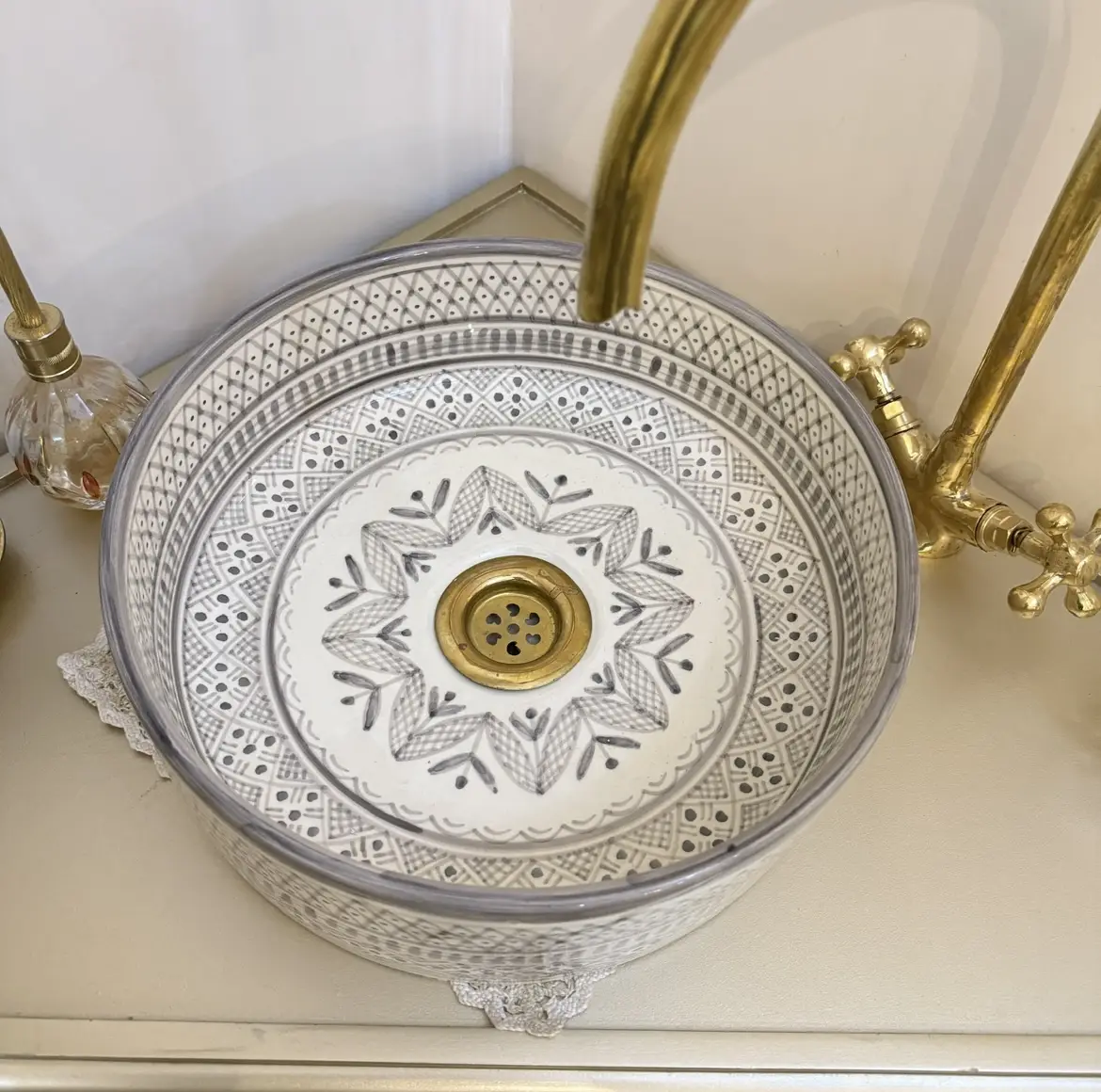 Handmade Ceramic Bathroom Vessel Sink – Elegant Hand Wash Basin - 30cm :11.81 in