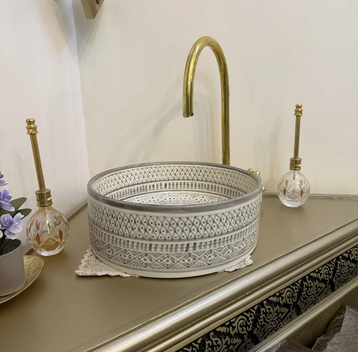 Handmade Ceramic Bathroom Vessel Sink – Elegant Hand Wash Basin - 40 CM :15.75 in