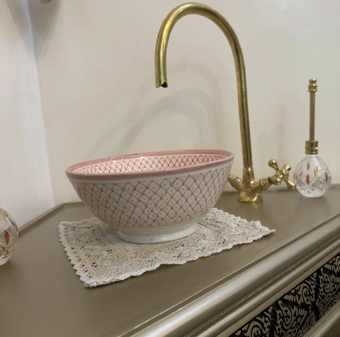 Ceramic Washbasin – Mid Century Modern Bathroom Sink - 30cm :11.81 in