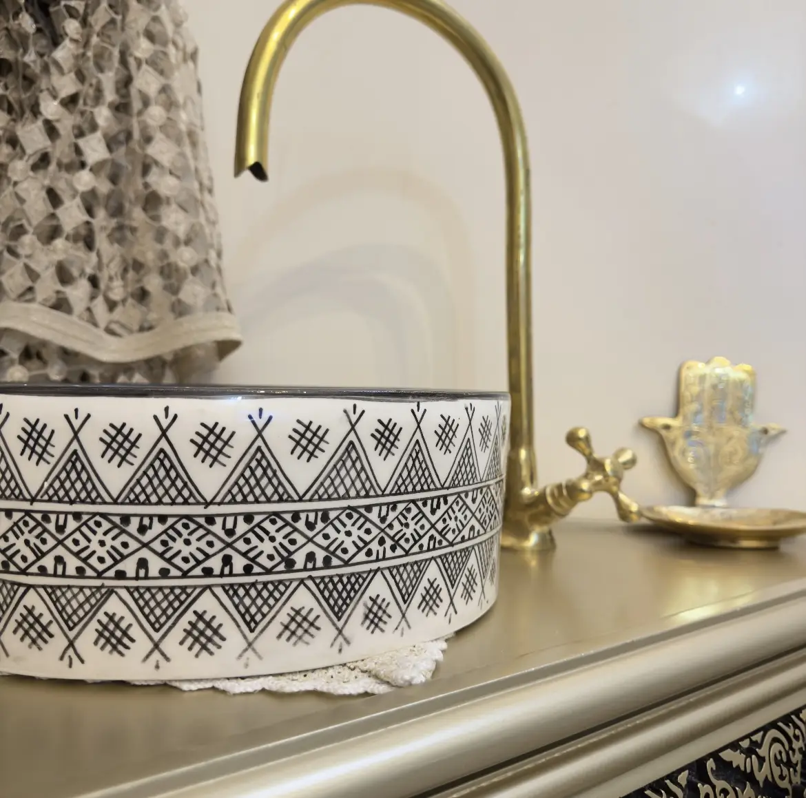 Moroccan Ceramic Hand Painted Washbasin | Luxury Minimalist Bathroom Sink - 20 cm : 7,87 inches