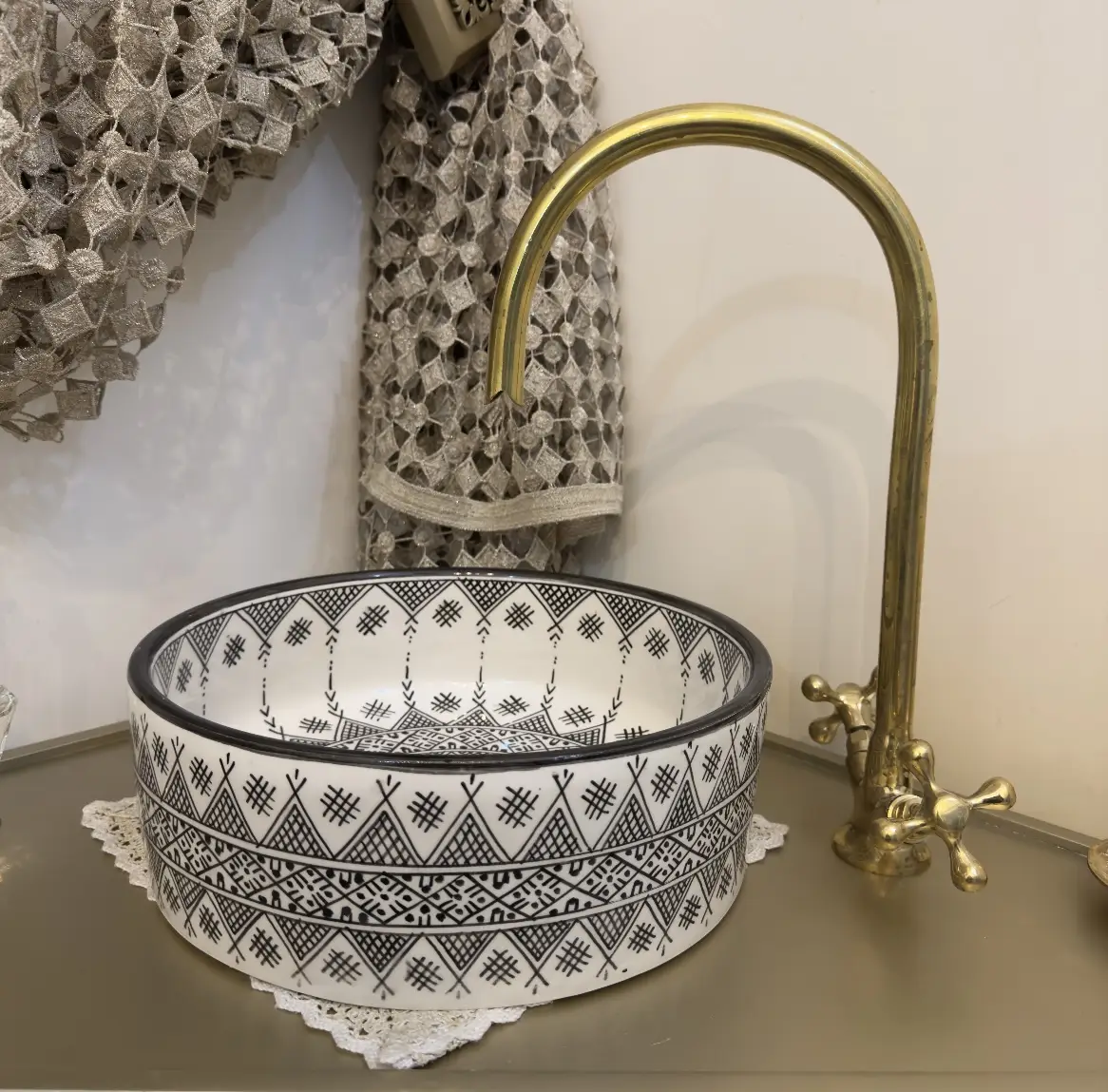 Moroccan Ceramic Hand Painted Washbasin | Luxury Minimalist Bathroom Sink - 40 CM :15.75 in