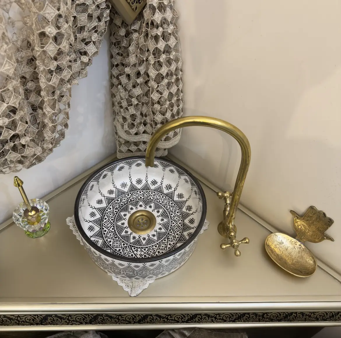 Moroccan Ceramic Hand Painted Washbasin | Luxury Minimalist Bathroom Sink - 40 CM :15.75 in