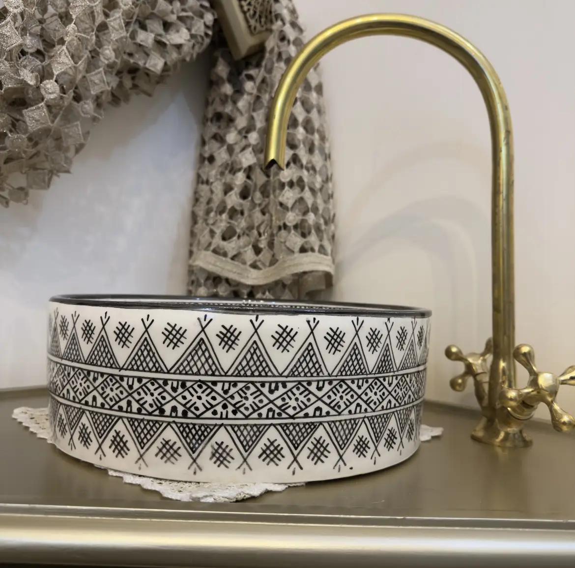 Moroccan Ceramic Hand Painted Washbasin | Luxury Minimalist Bathroom Sink - 40 CM :15.75 in